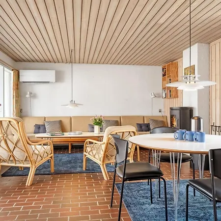 Aike - 1km From The Sea By Interhome