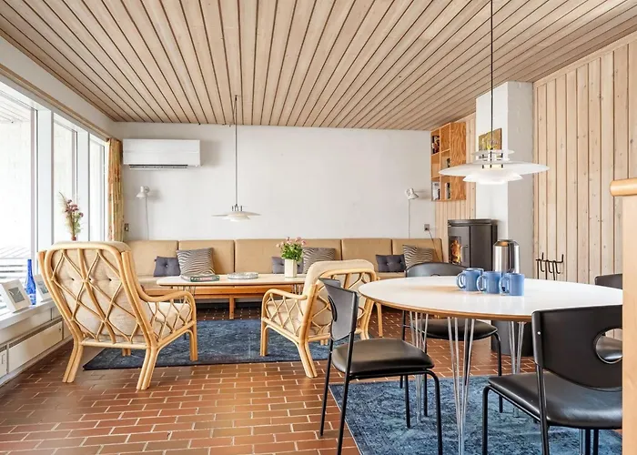 Aike - 1km From The Sea By Interhome